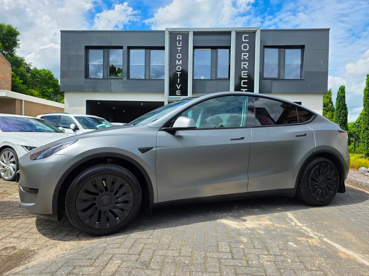 Tesla Model Y (2023) — foto 1