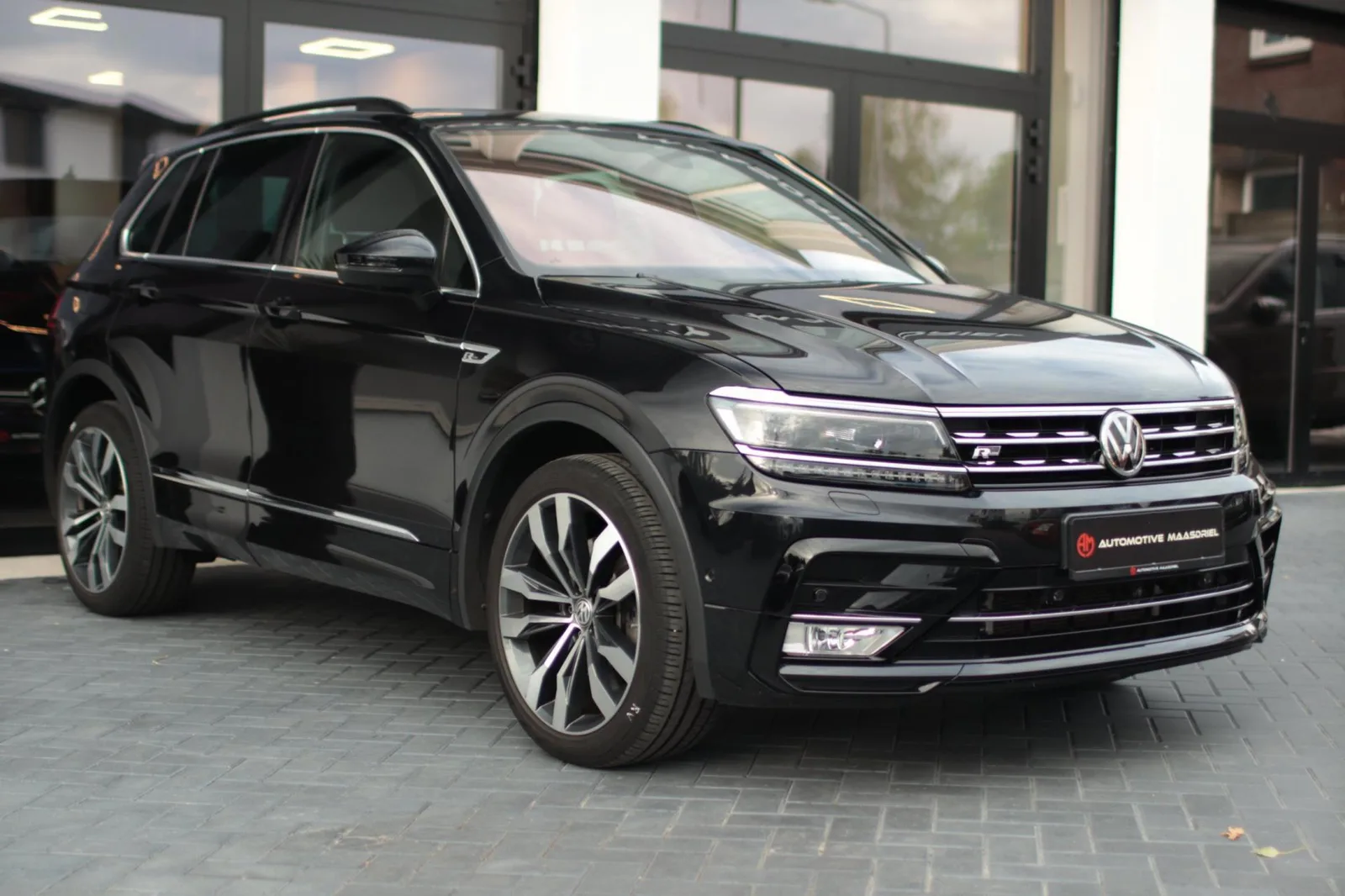 Volkswagen Tiguan (2016) — foto 1