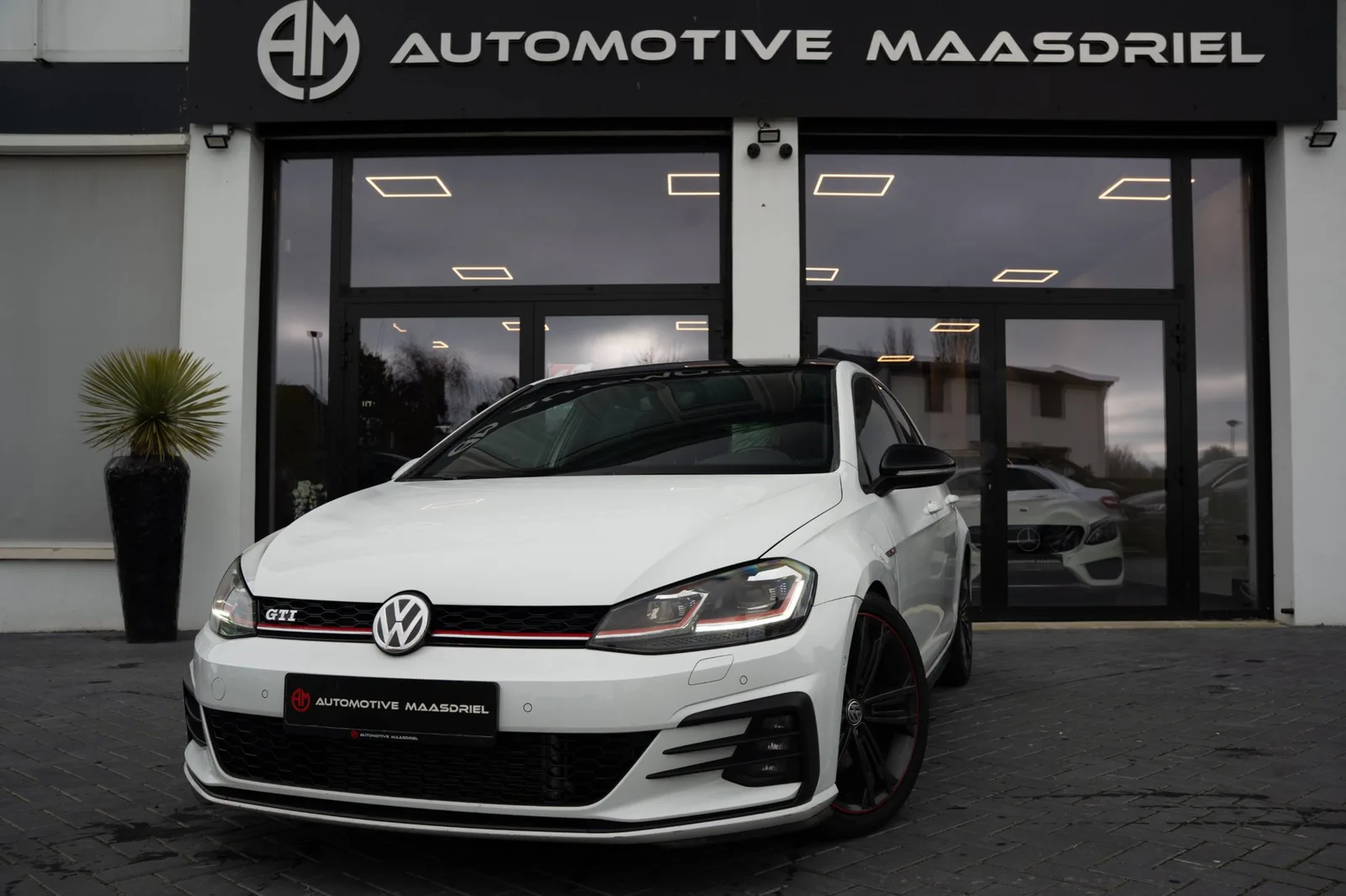Volkswagen Golf (0) — foto 1