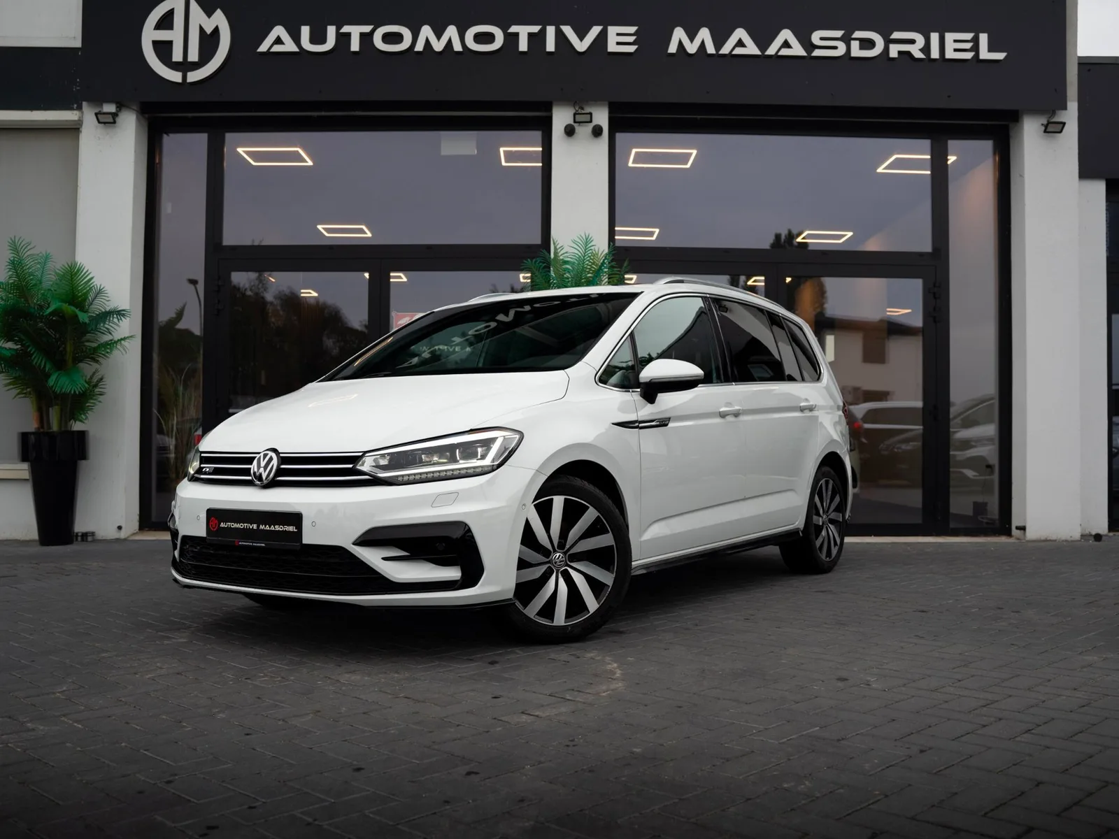 Volkswagen Touran (2018) — foto 1