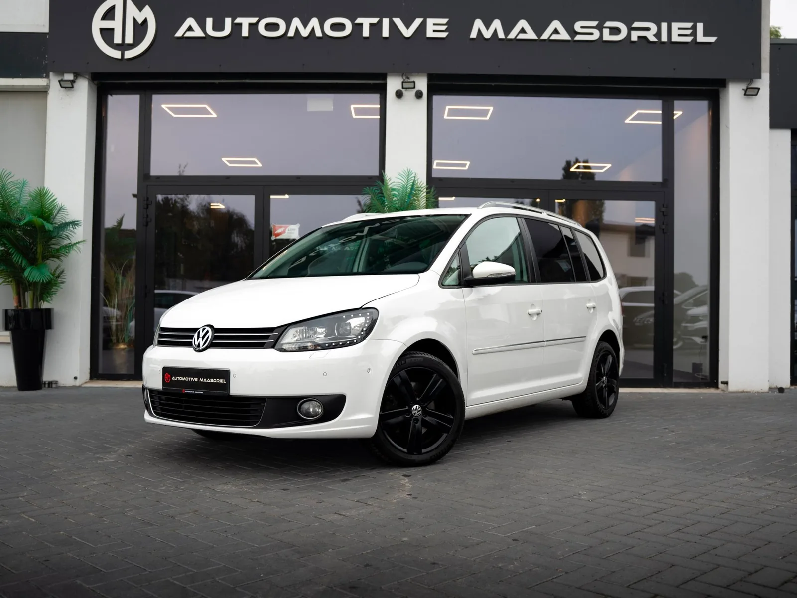 Volkswagen Touran (0) — foto 1