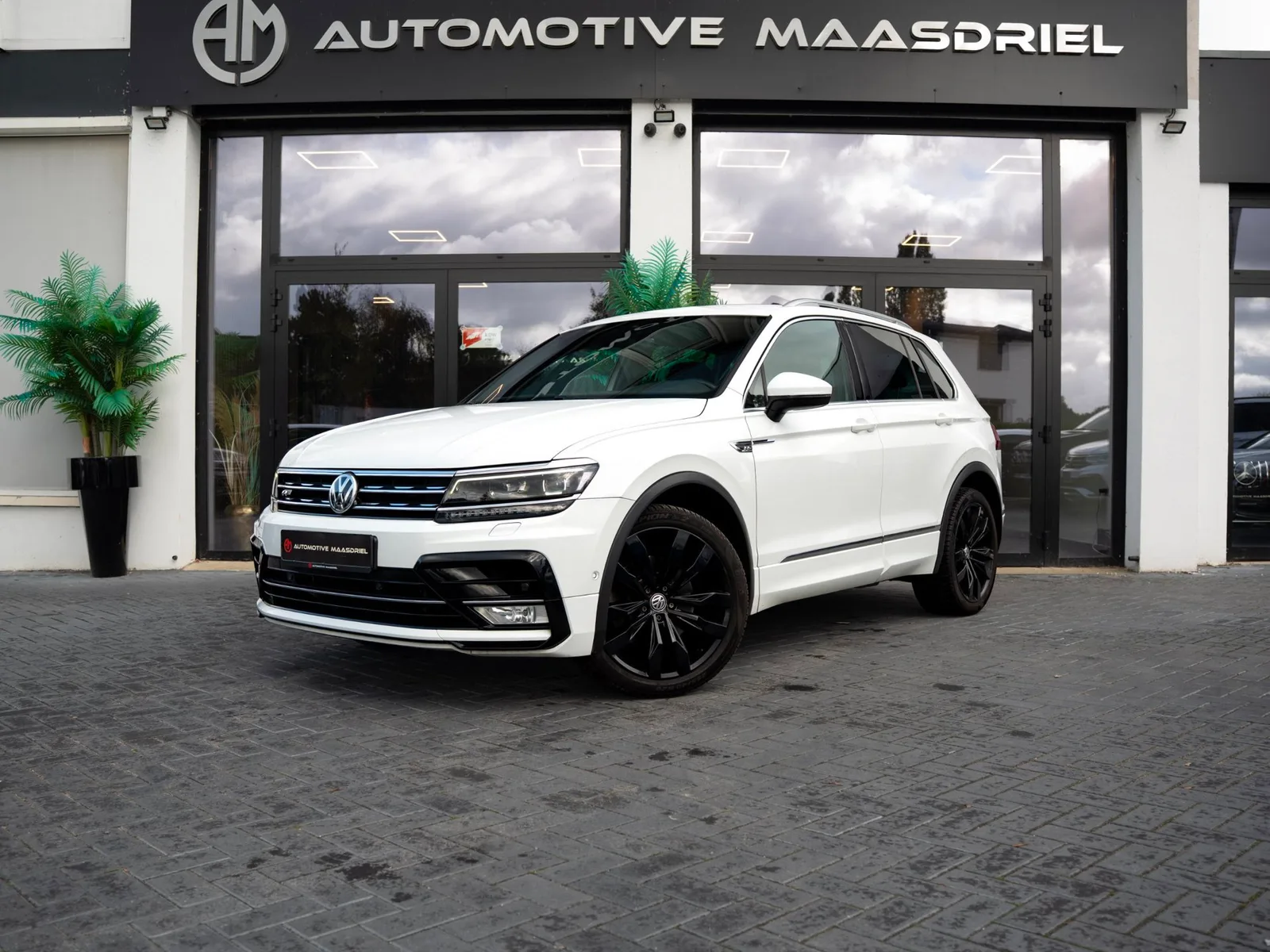 Volkswagen Tiguan (0) — foto 1