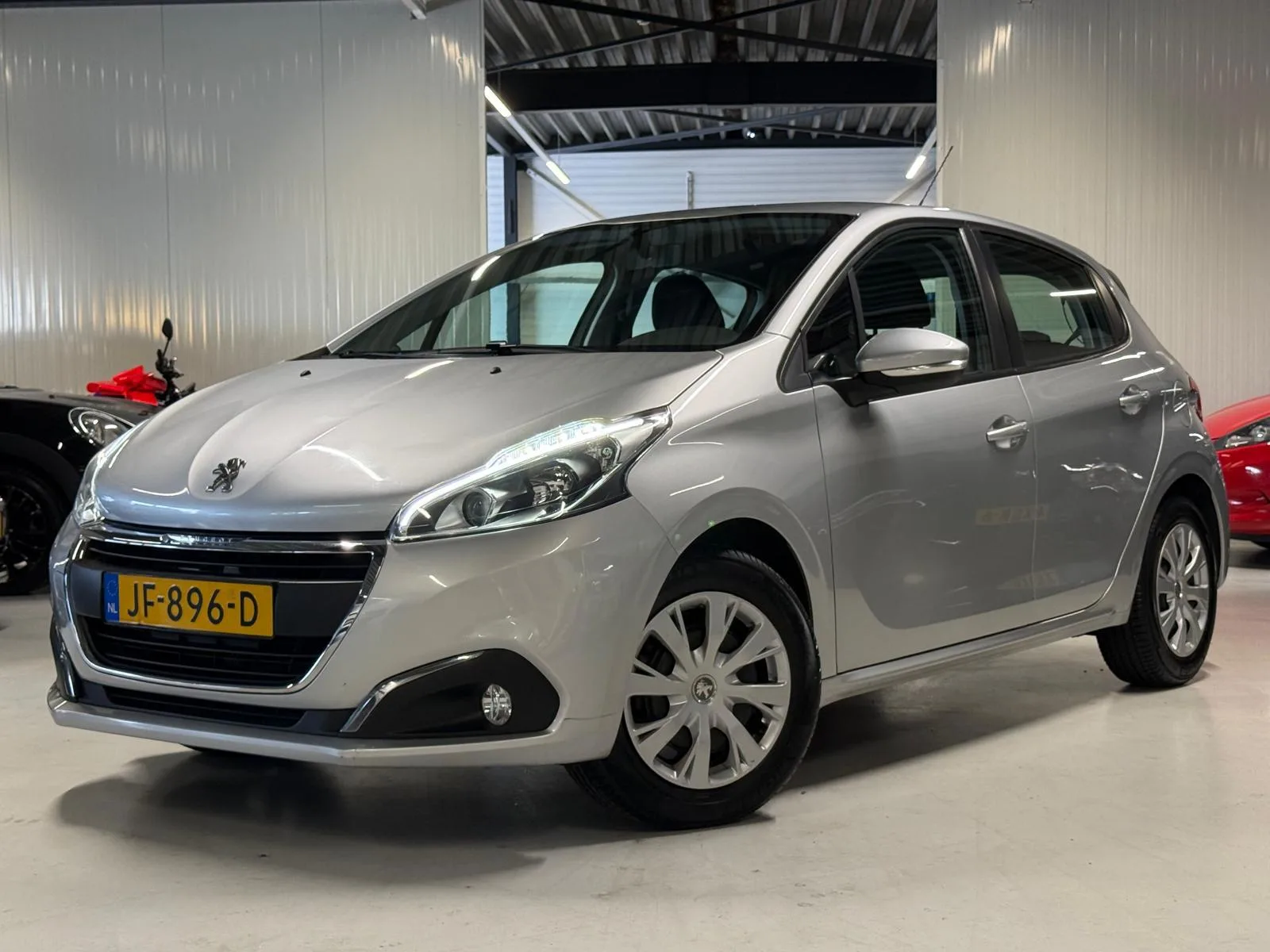 Peugeot 208 (2016) — foto 1