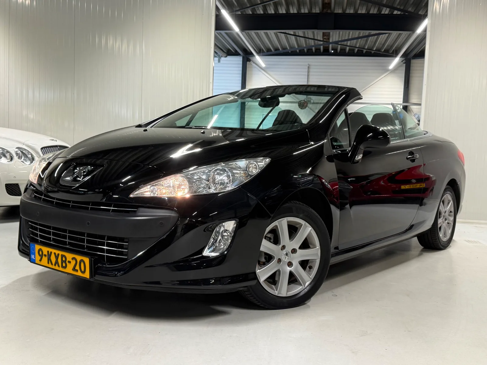 Peugeot 308 (2011) — foto 1