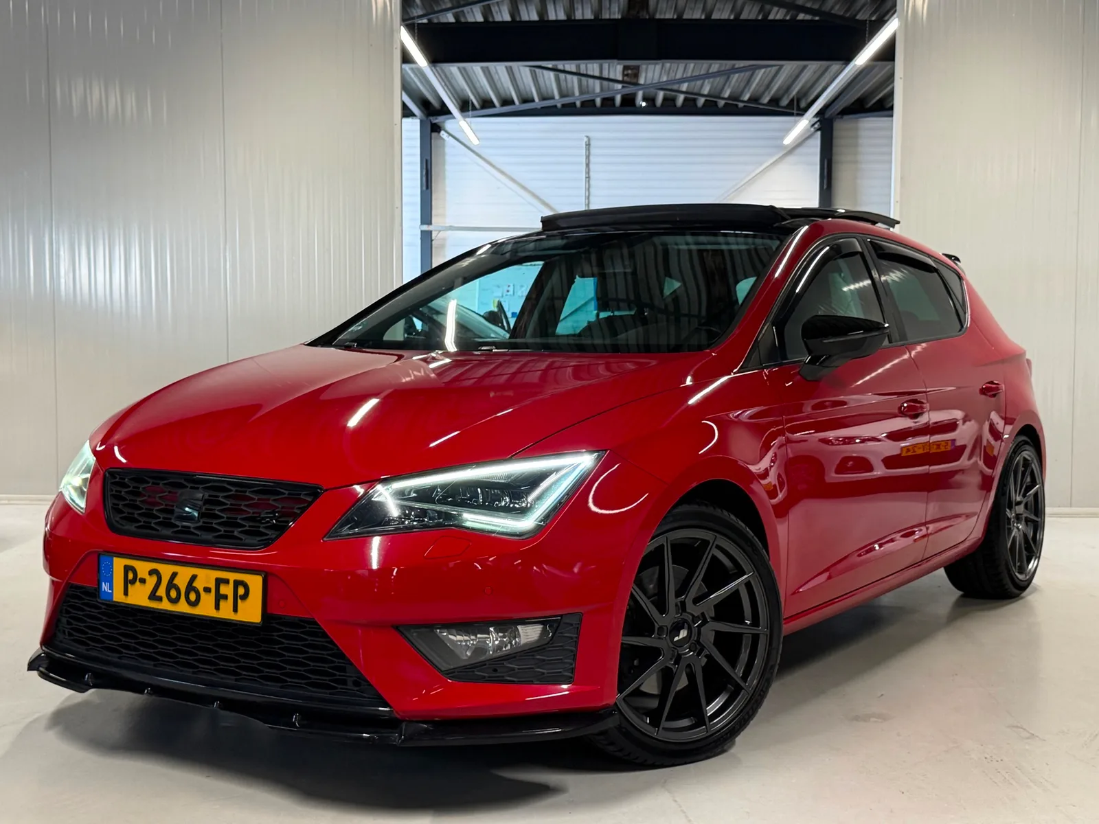 SEAT Leon (2014) — foto 1