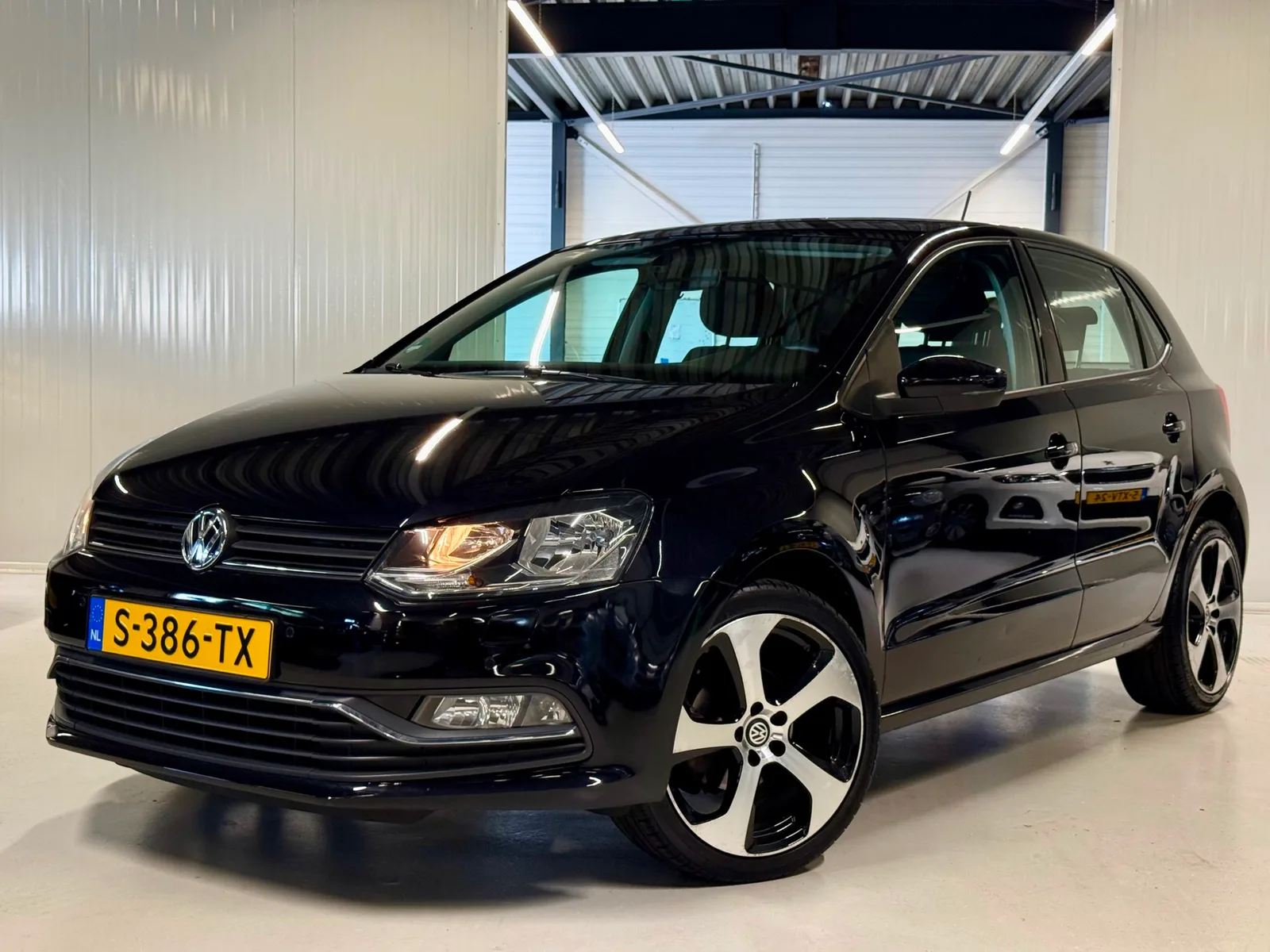 Volkswagen Polo (2014) — foto 1