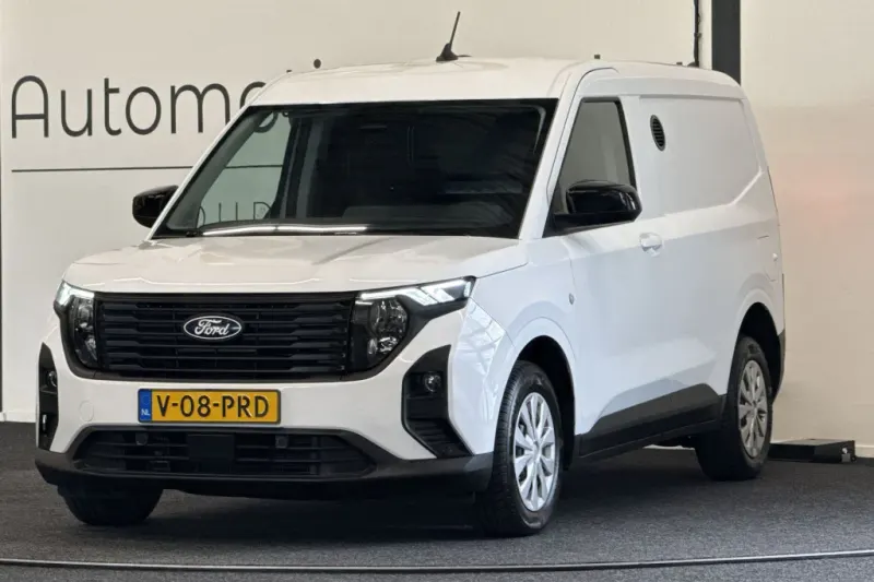 Ford Transit Courier (2024)