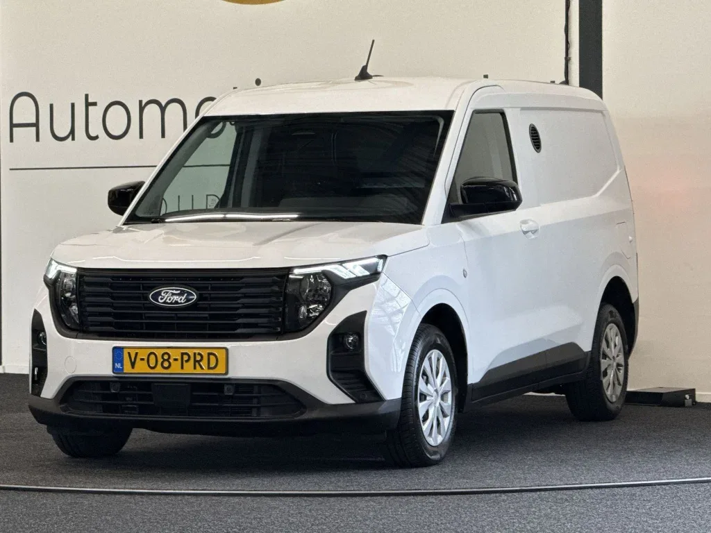 Ford Transit Courier (2024) — foto 1