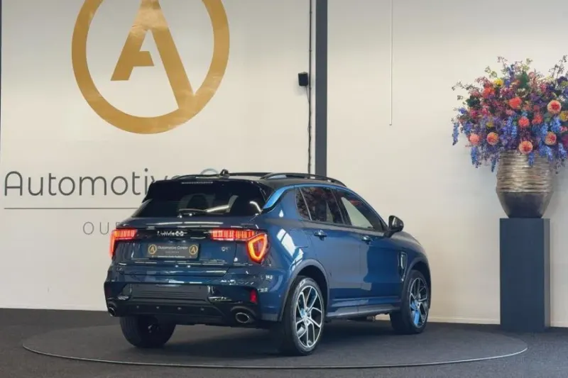 Lynk & Co 01 (2023)