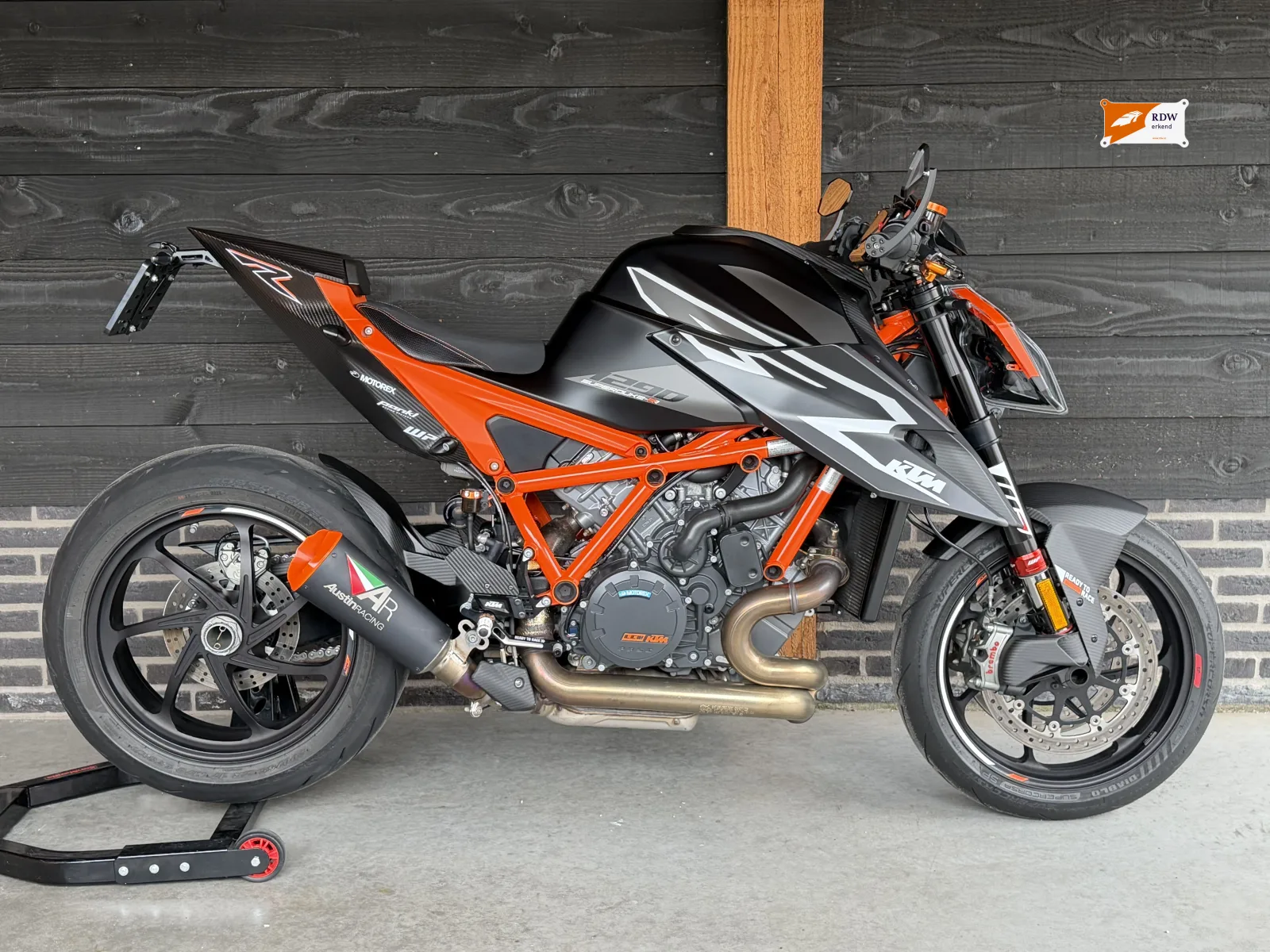 KTM 1290 Super Duke (2023) — foto 1