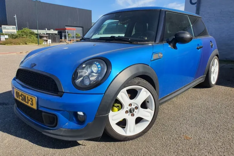 MINI One (2011)