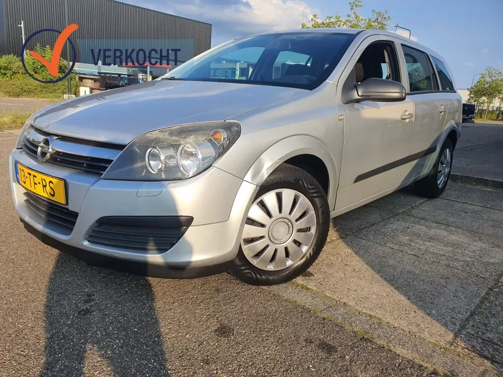 Opel Astra (2006) — foto 1