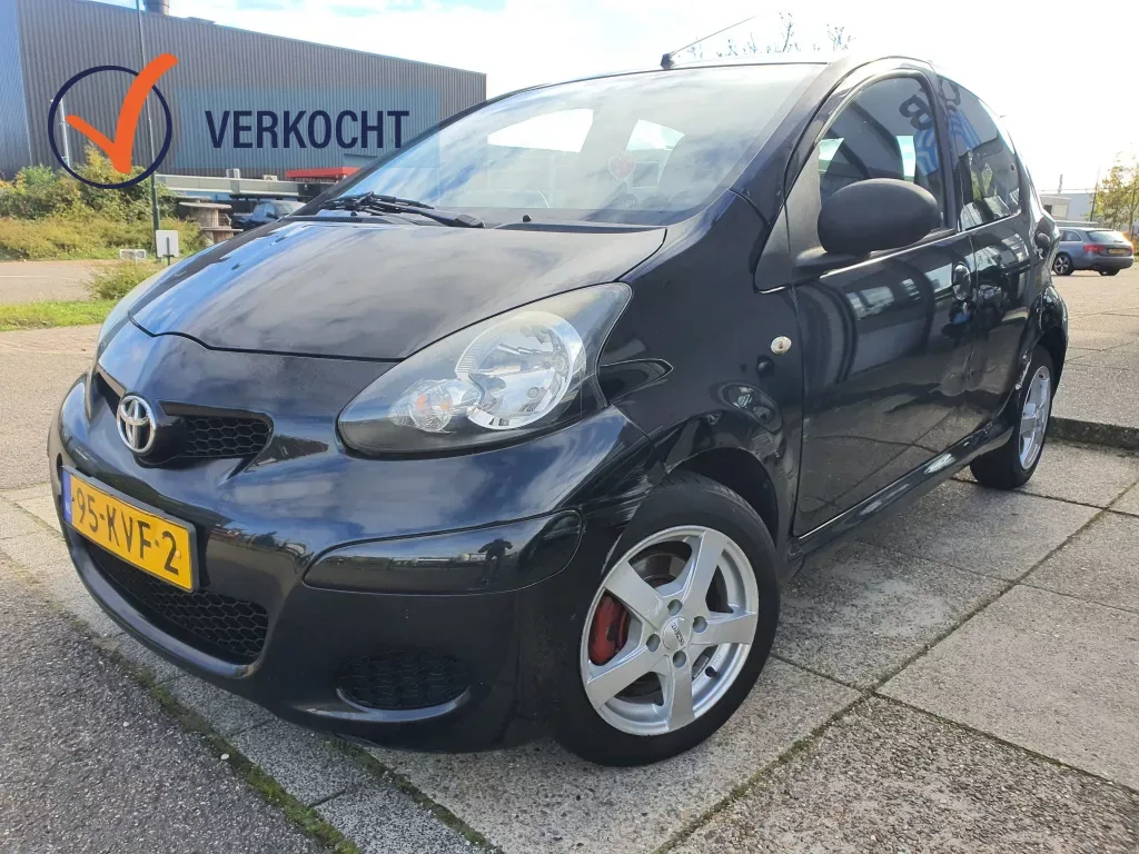 Toyota Aygo (2010) — foto 1