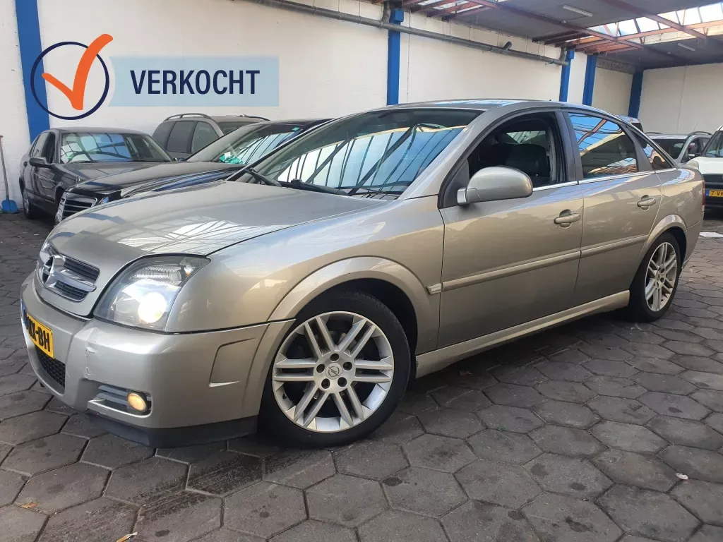 Opel Vectra (2004) — foto 1