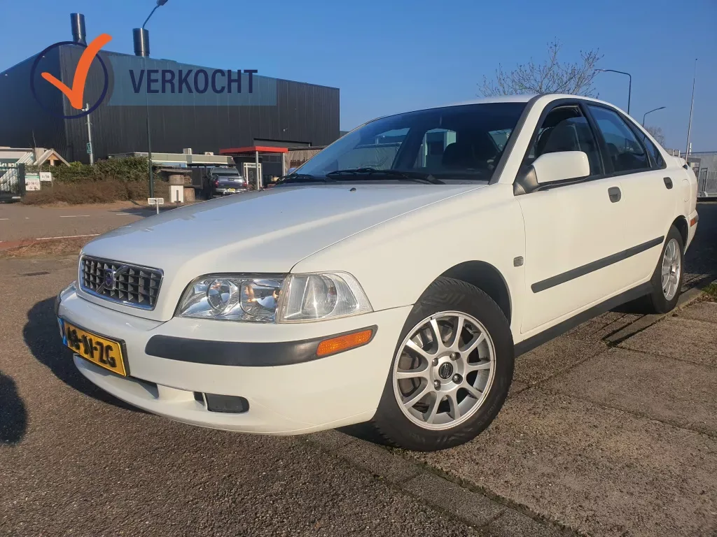 Volvo S40 (2002) — foto 1
