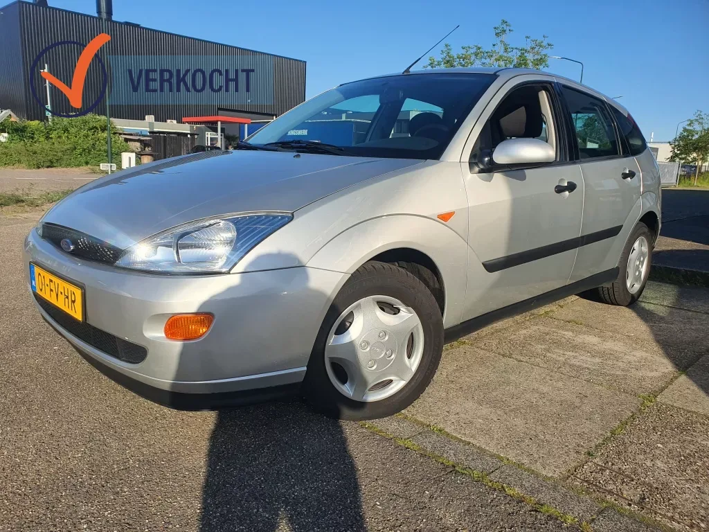 Ford Focus (2000) — foto 1