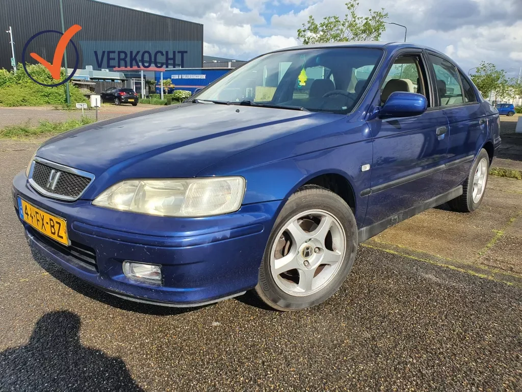 Honda Accord (2000) — foto 1