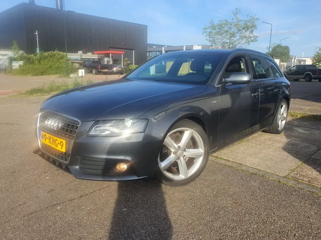 Audi A4 (2010) — foto 1