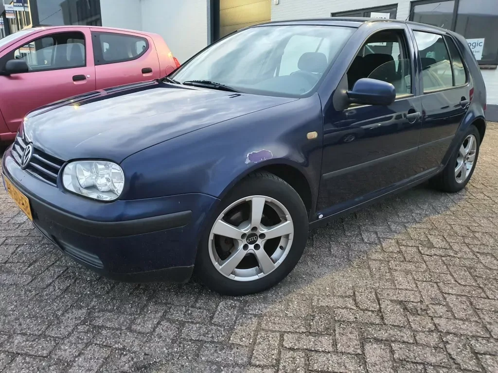 Volkswagen Golf (1999) — foto 1