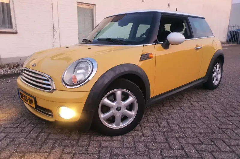 MINI One (2007)
