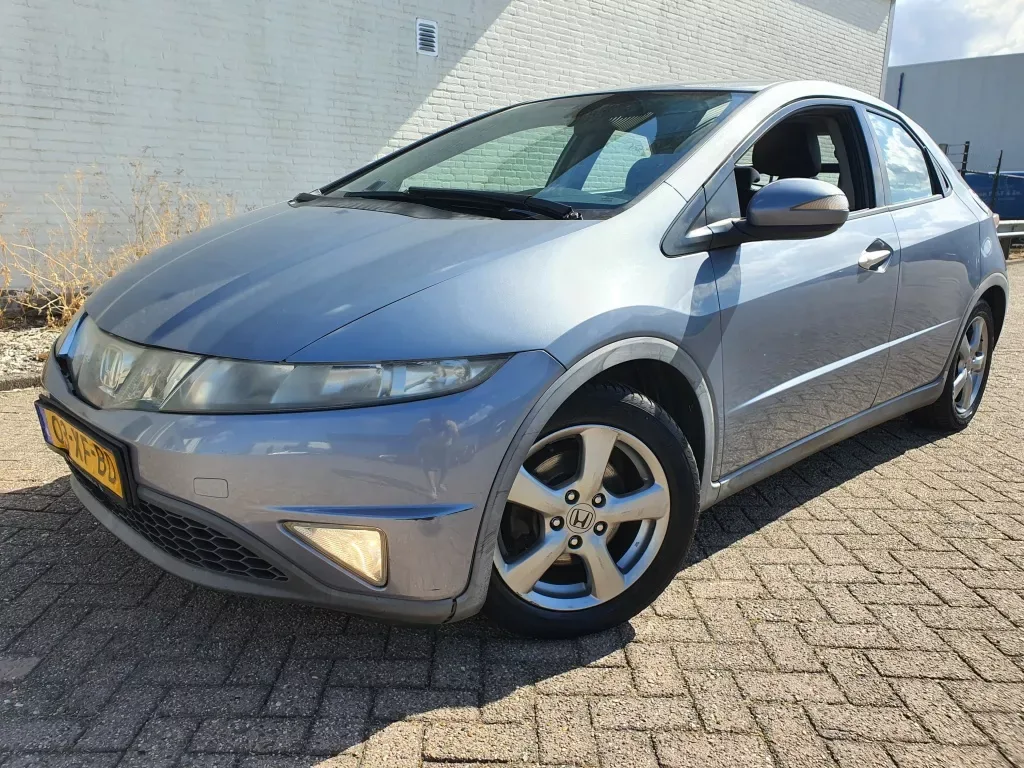 Honda Civic (2007) — foto 1