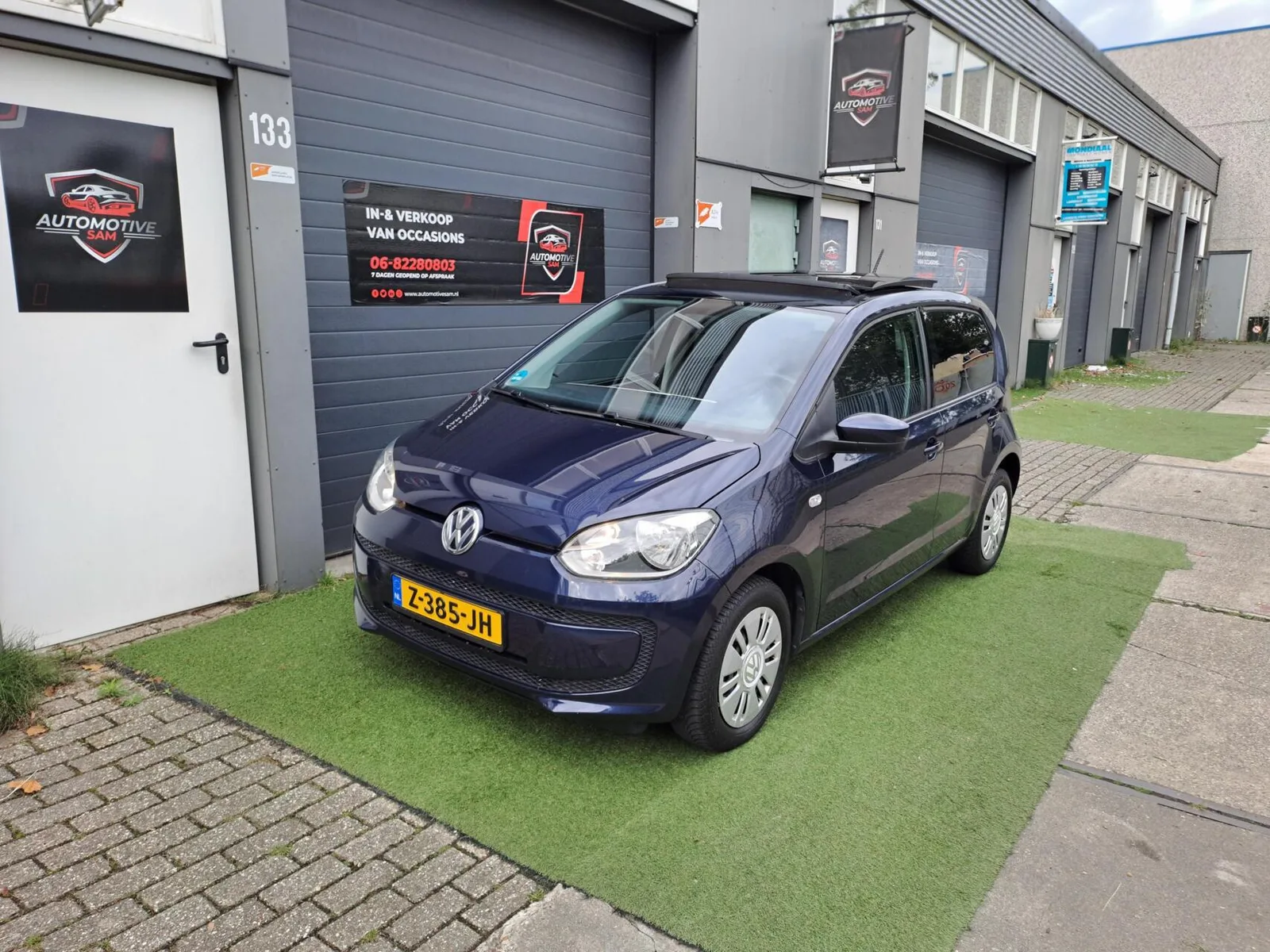 Volkswagen Up! (2012) — foto 1