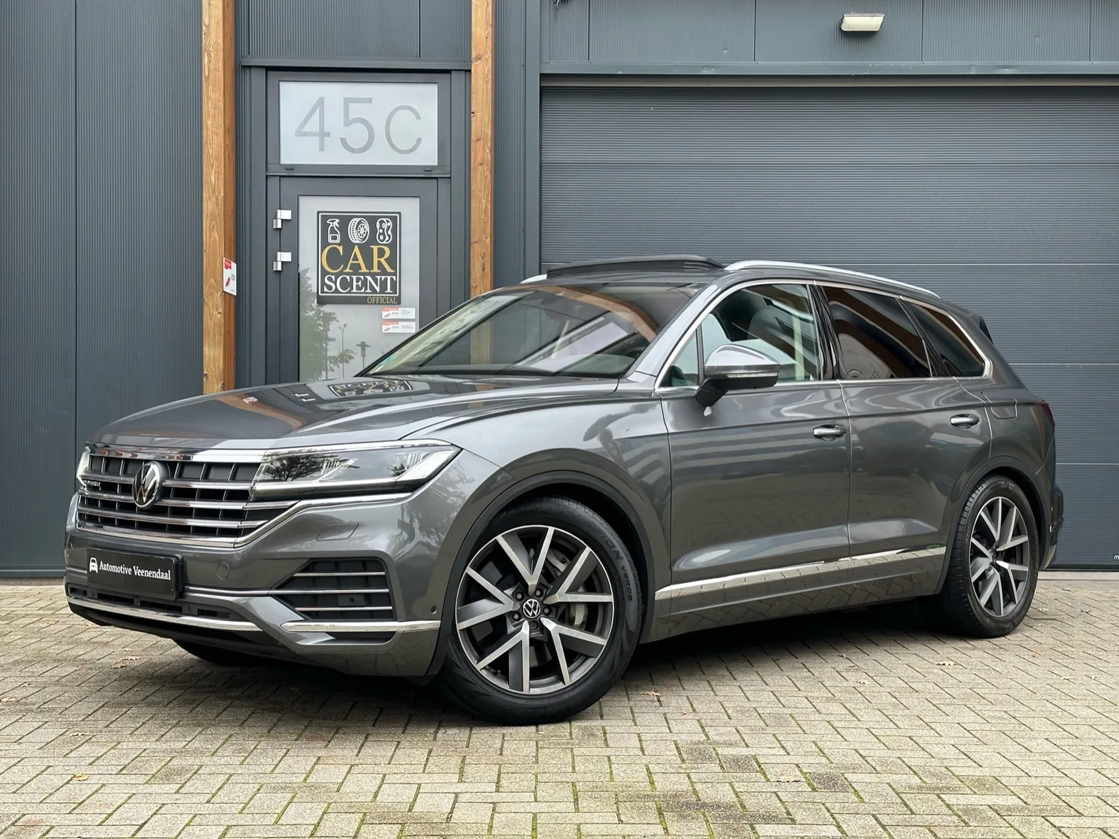 Volkswagen Touareg (2021) — foto 1