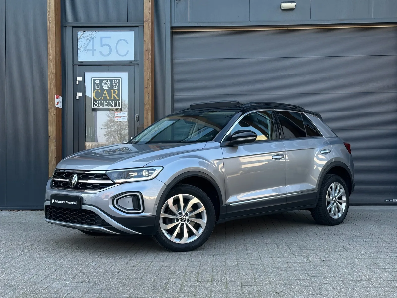 Volkswagen T-Roc (2022) — foto 1