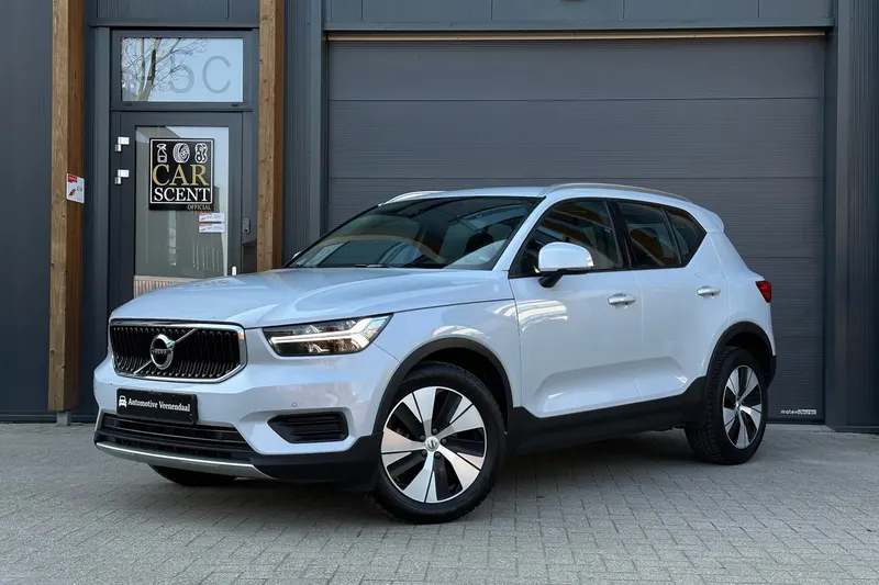 Volvo XC40 (2022)