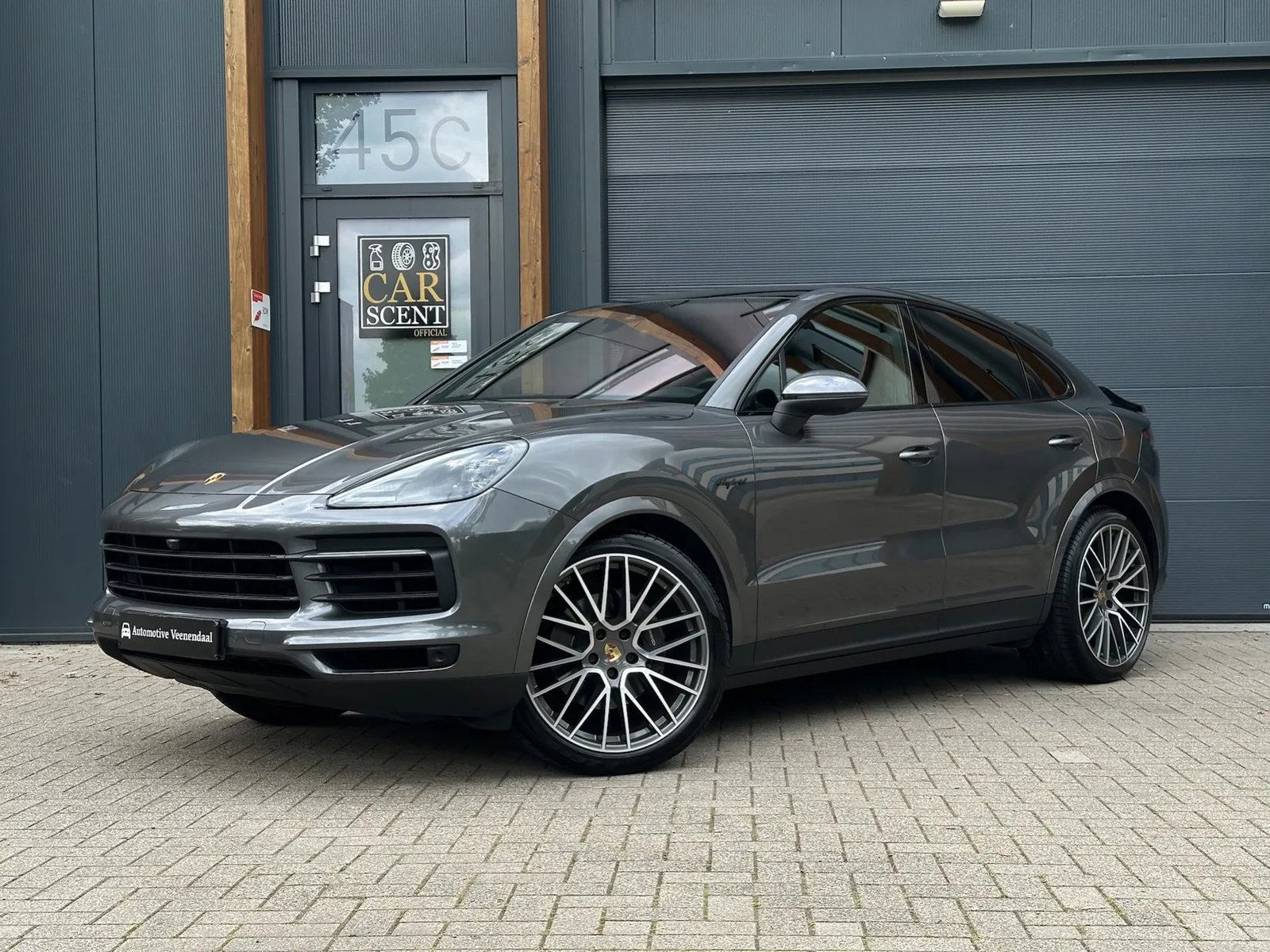 Porsche Cayenne (2020) — foto 1
