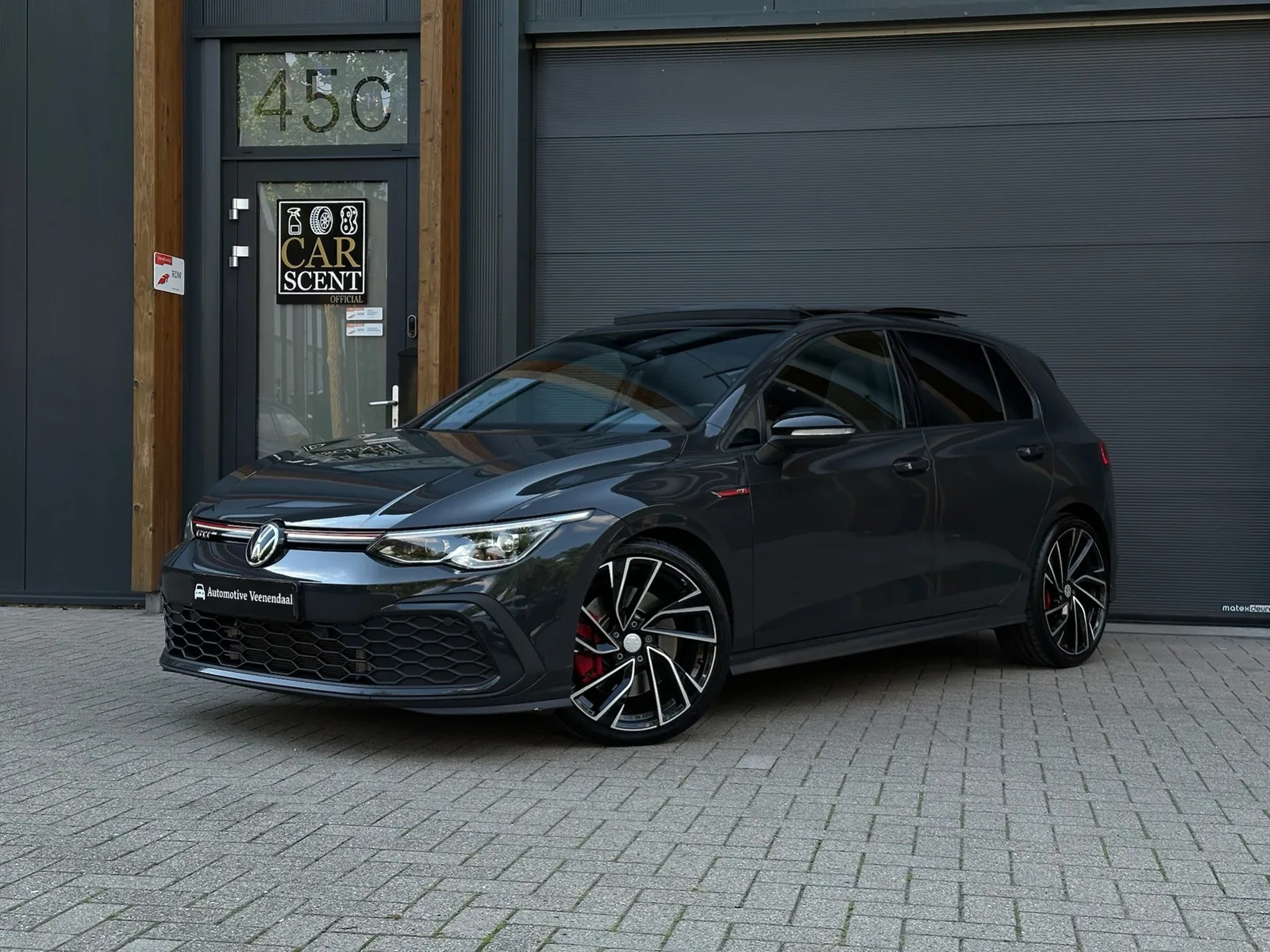 Volkswagen Golf (2021) — foto 1
