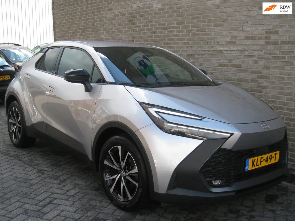 Toyota C-HR (2024) — foto 1
