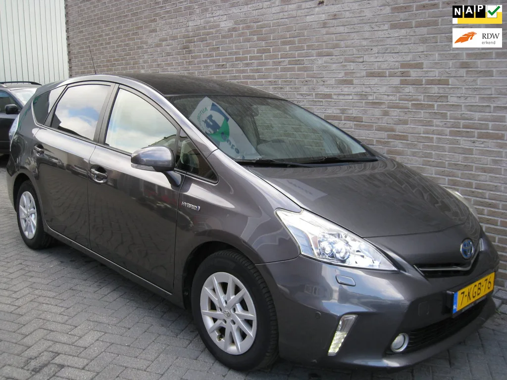 Toyota Prius (2013) — foto 1