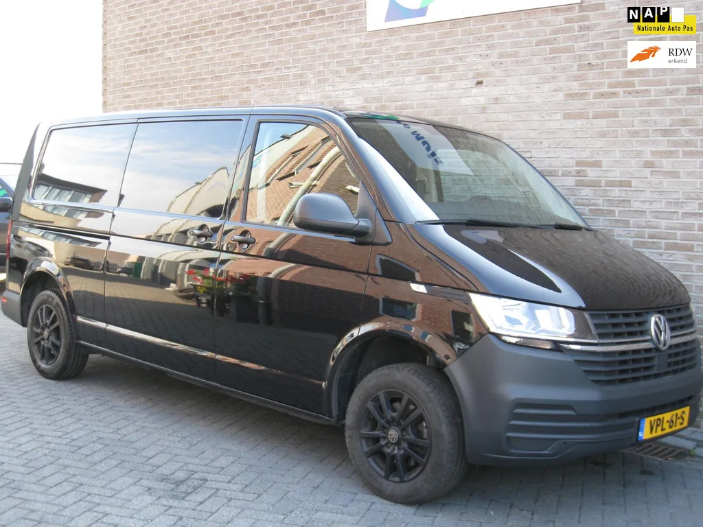 Volkswagen Transporter (2022) — foto 1