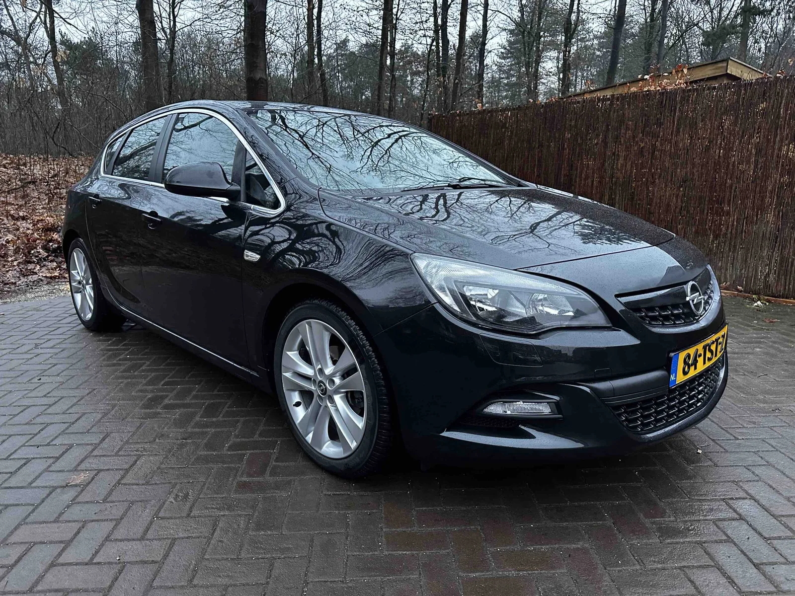 Opel Astra (2012) — foto 1