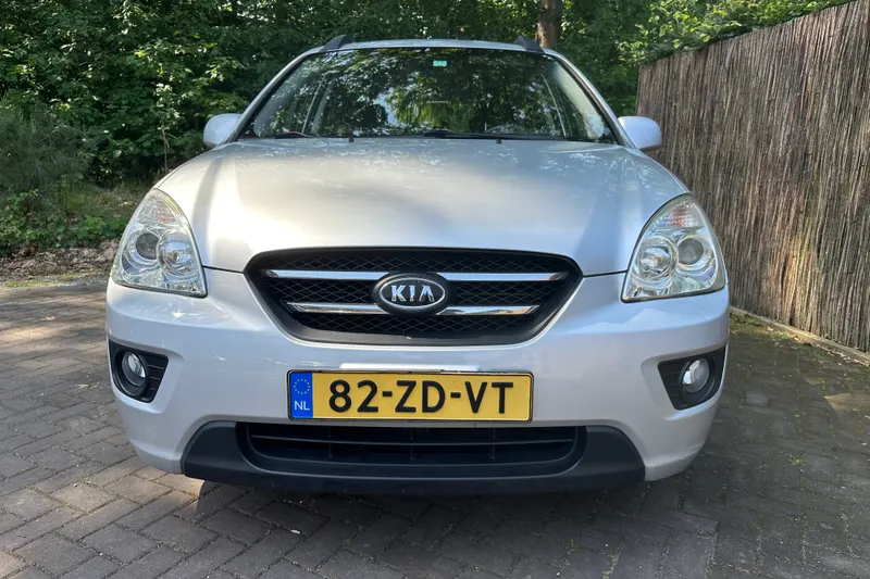 Kia Carens (2008)