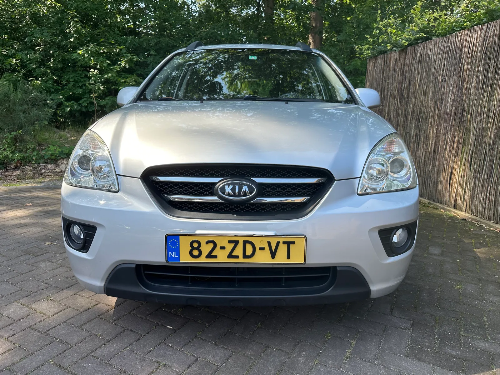 Kia Carens (2008) — foto 1