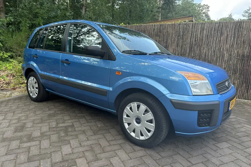 Ford Fusion (2010)