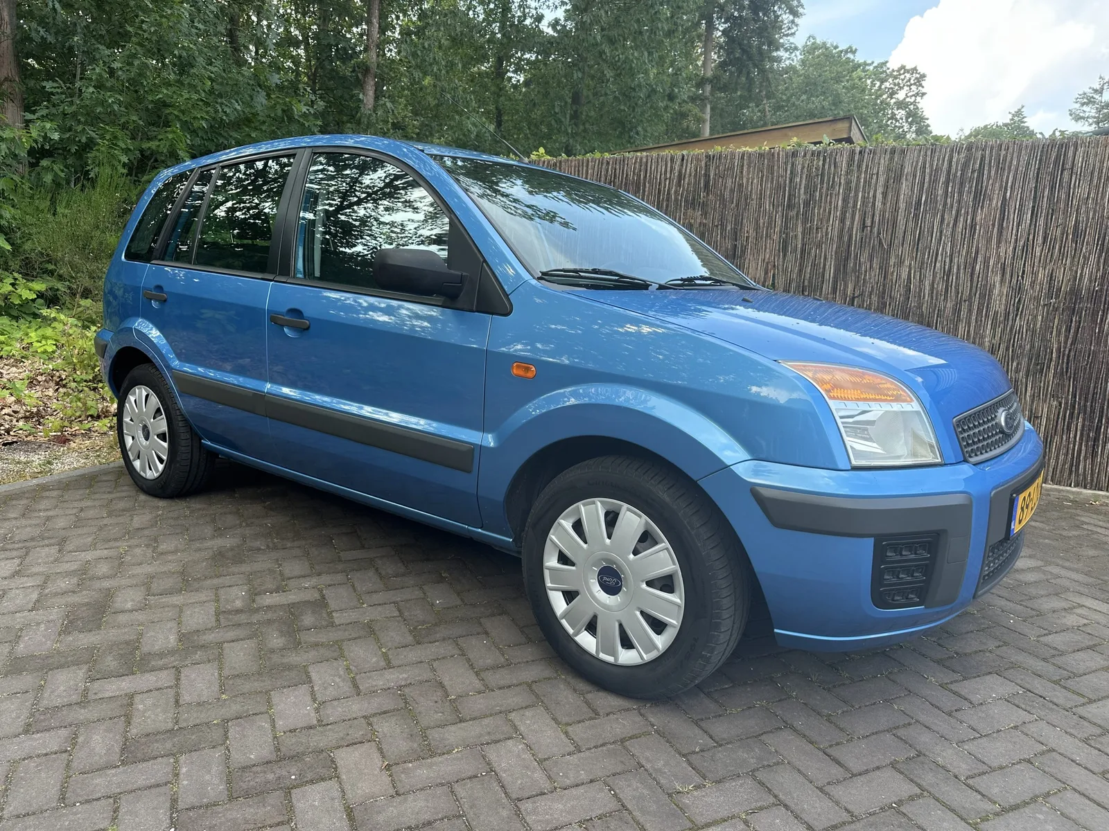 Ford Fusion (2010) — foto 1