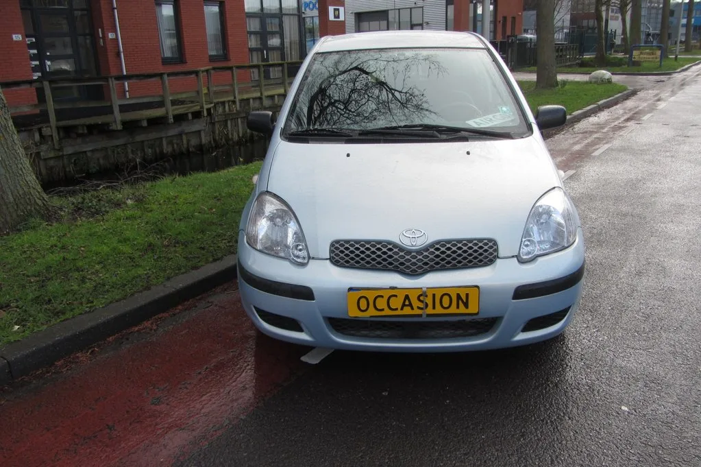 Toyota Yaris (2004) — foto 1