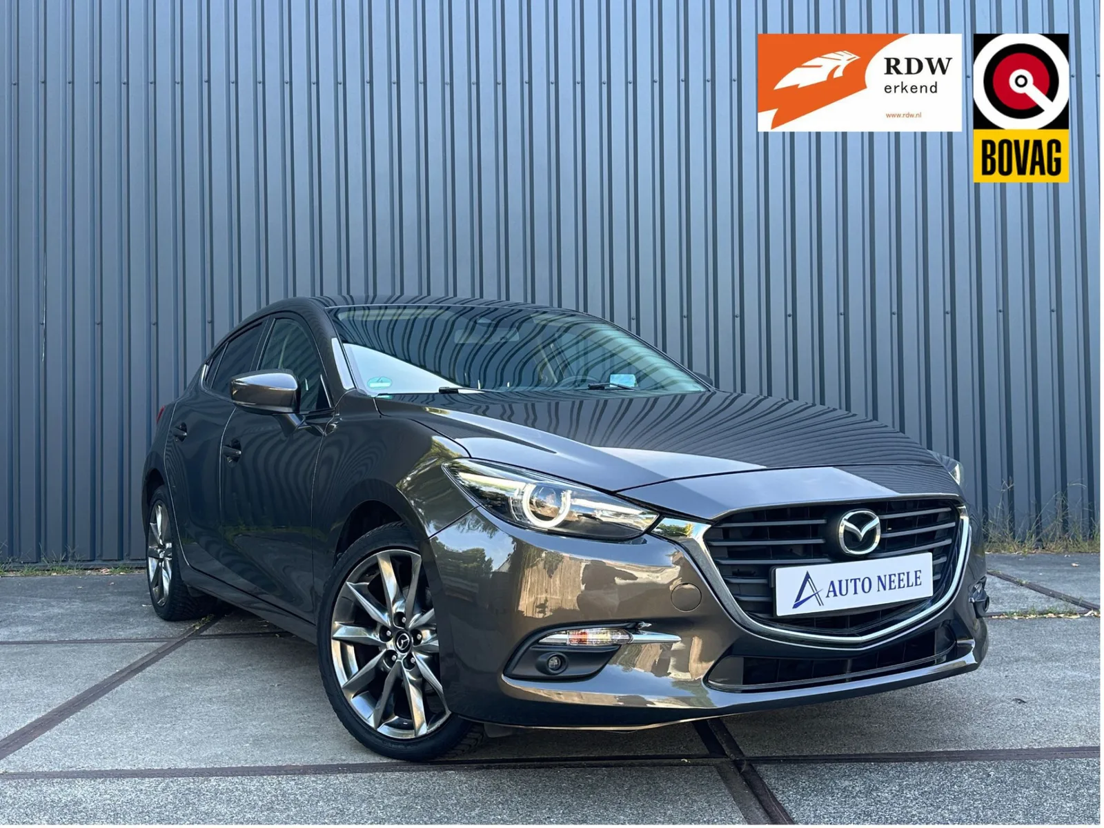 Mazda 3 (2017) — foto 1