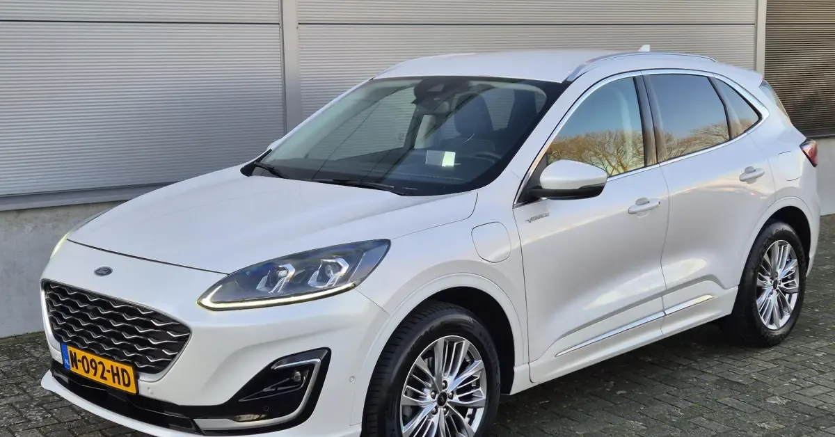 Ford Kuga (2021) — foto 1