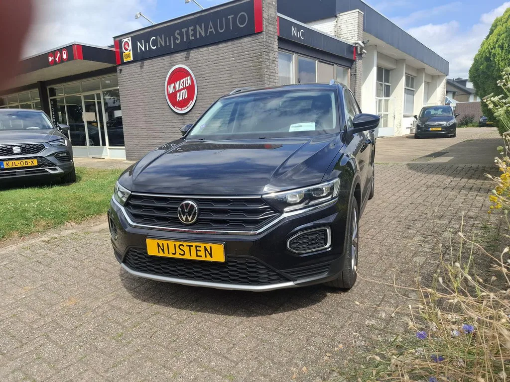 Volkswagen T-Roc (2020) — foto 1