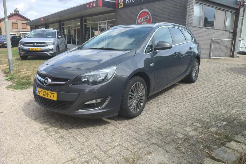 Opel Astra Sports Tourer (2014)