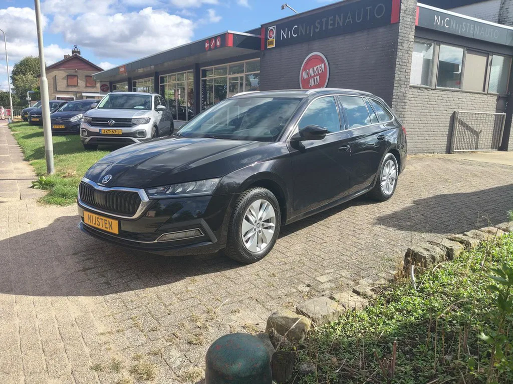 Škoda Octavia (2023) — foto 1