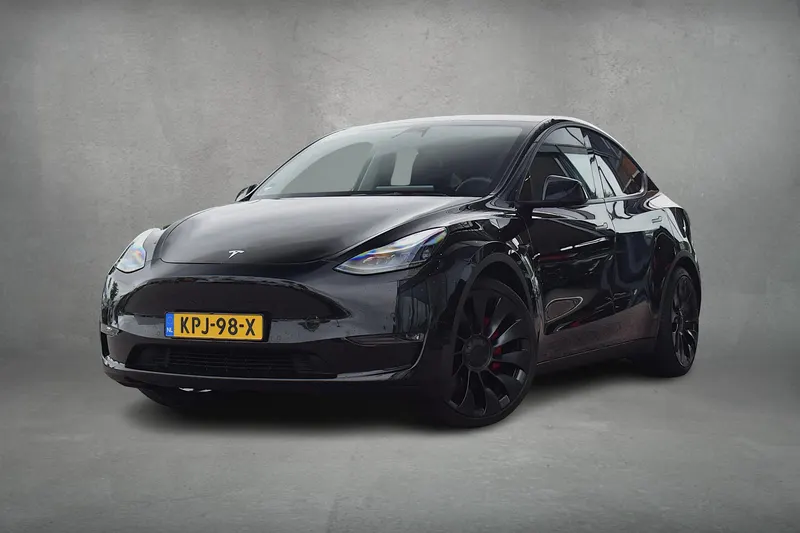 Tesla Model Y (2022)
