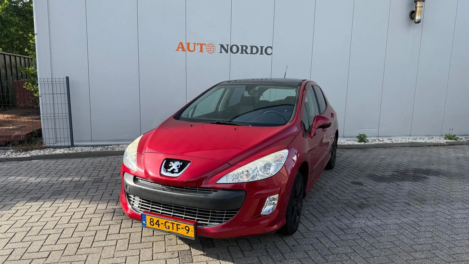 Peugeot 308 (2008) — foto 1