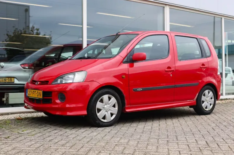 Daihatsu Young RV (2004)