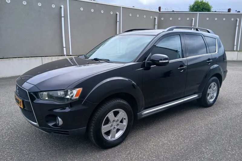 Mitsubishi Outlander (2011)