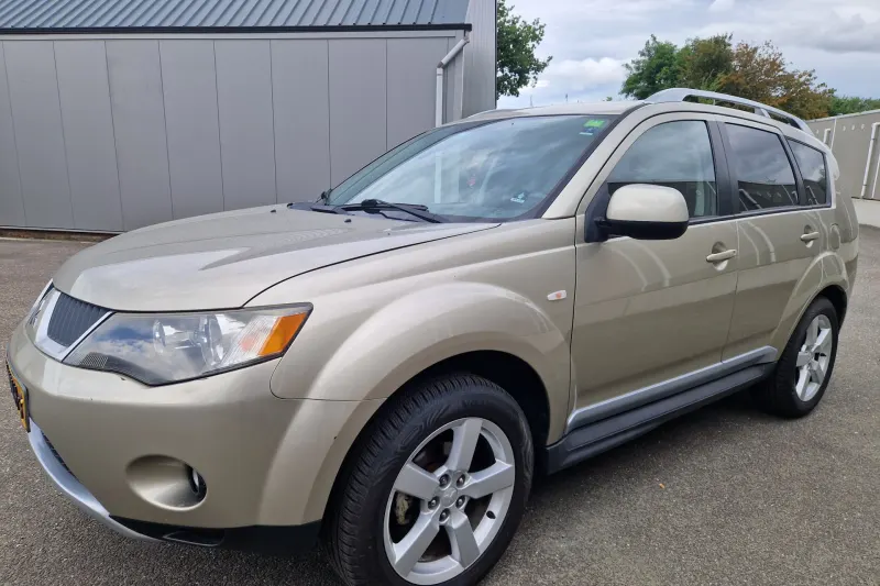 Mitsubishi Outlander (2010)